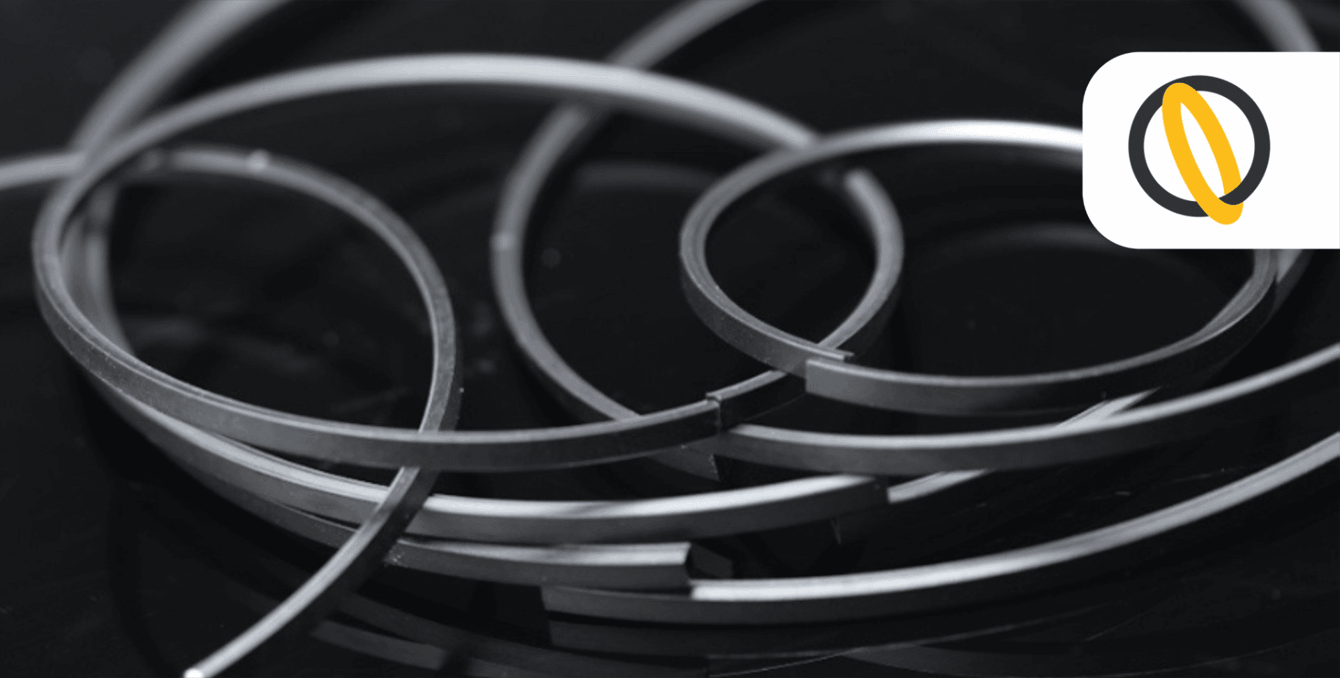Il PEEK (Polyetheretherketone) è un materiale ad alte prestazioni utilizzato da World Gasket Ellegi per guarnizioni destinate alla trasmissione. Resiste a calore, agenti chimici e sollecitazioni meccaniche ed è l'ideale per applicazioni industriali complesse. Leggete l’articolo per scoprire tutte le caratteristiche tecniche e i vantaggi delle guarnizioni in PEEK.